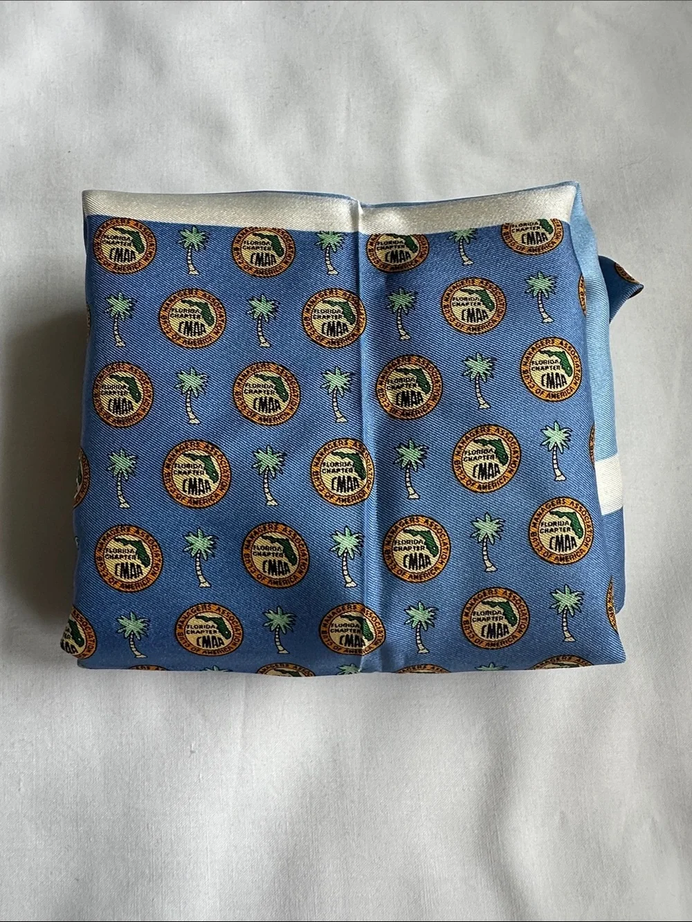 Vineyard Vines Light Blue Medallion Palm Tree Florida Silk Scarf 34” Square